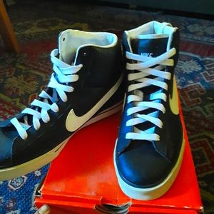 Women's nike zoom strike